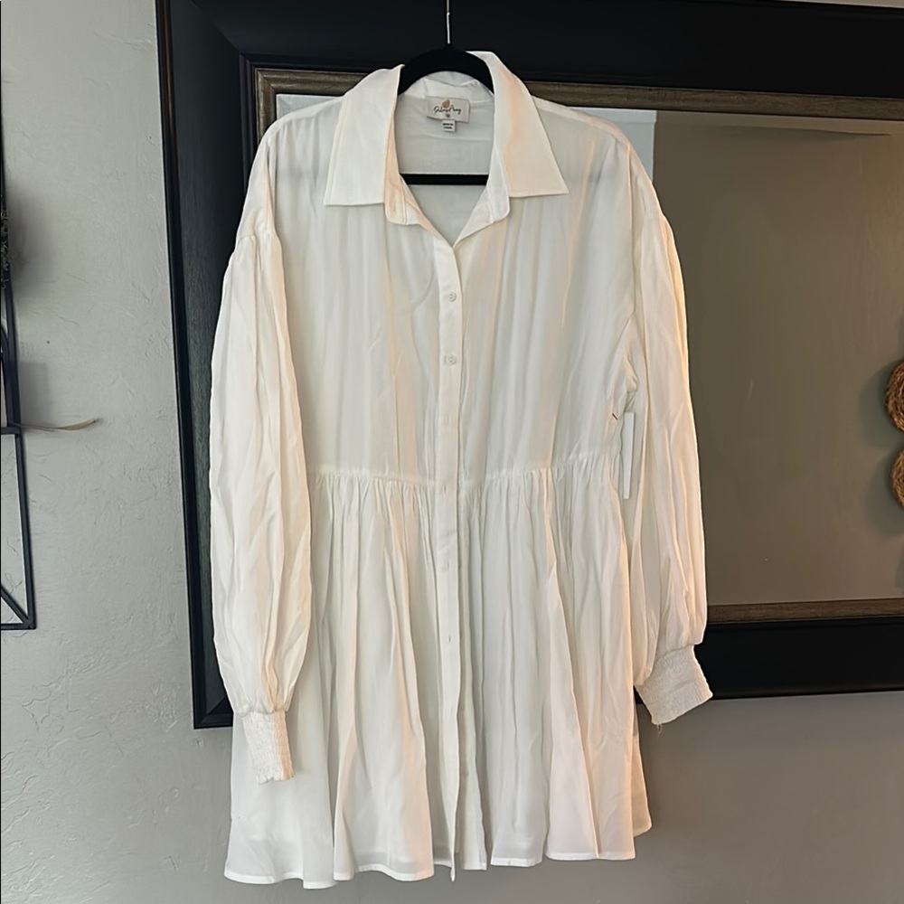 Red Dress Boutique Palms Away White and Flowy Button-Up Long Sleeve Dress